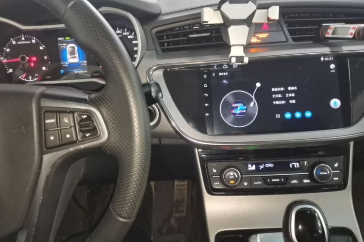 GEELY Emgrand GS 2018 car image #13