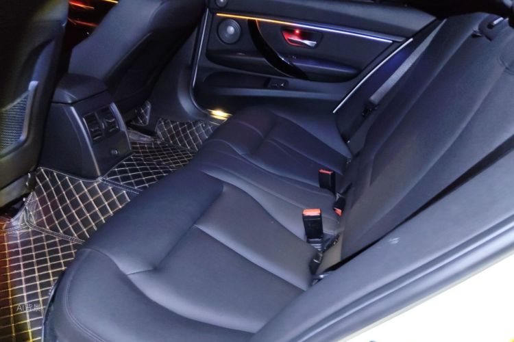 BMW 3 Series 2017 car image #19
