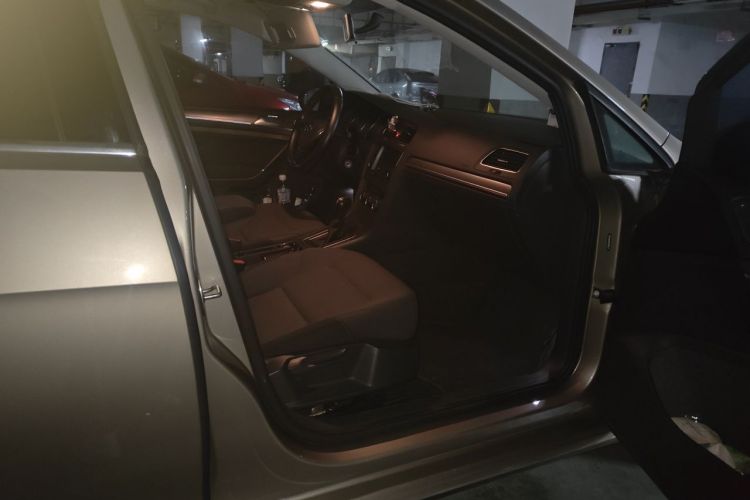 Volkswagen Golf 2016 car image #27