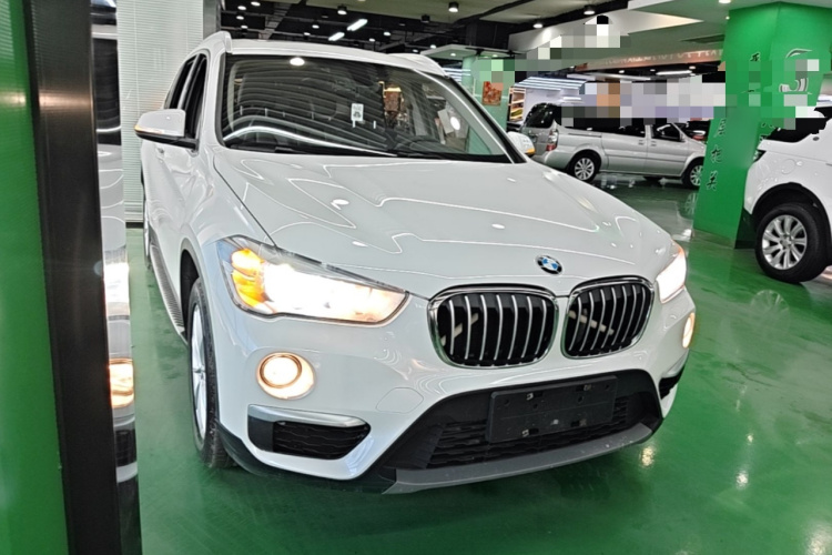 BMW X1 2018 #6 BMW X1 2018 car image #6