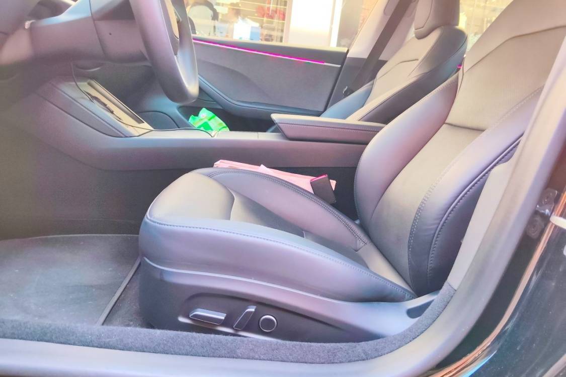 Tesla Model 3 2024 immagine di auto #18