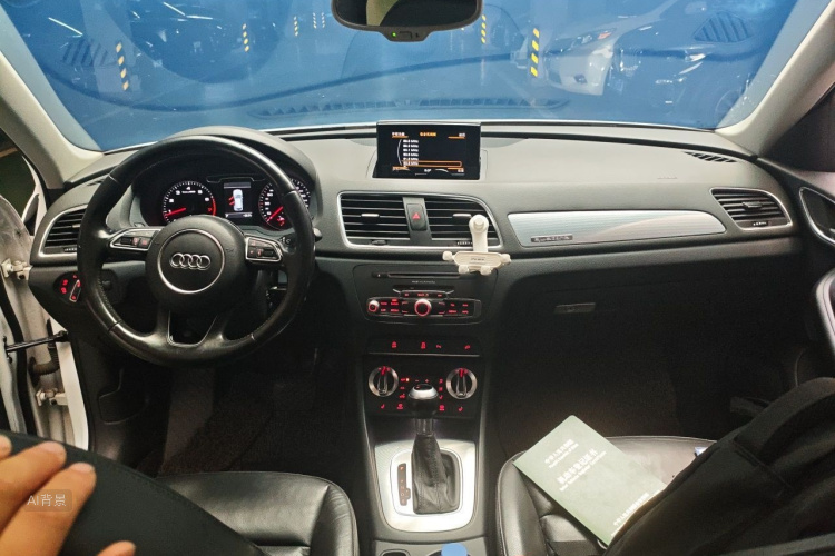 Audi Q3 2016 car image #11
