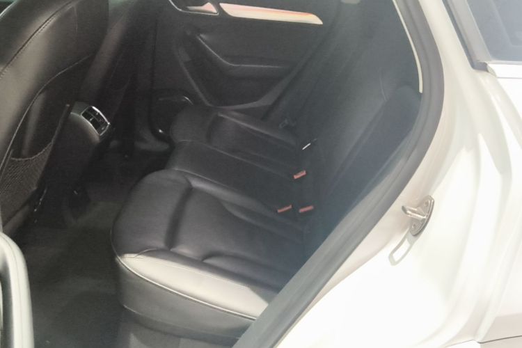 Audi Q3 2015 #17 Audi Q3 2015 car image #17