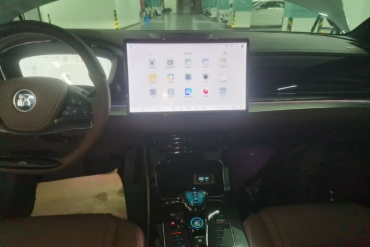 BYD Han 2024 car image #13