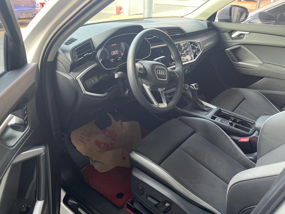 Audi Q3 2023 car image #7