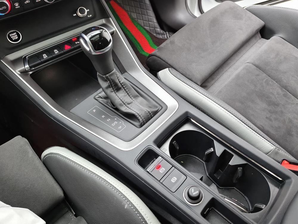 Audi Q3 2023 car image #16