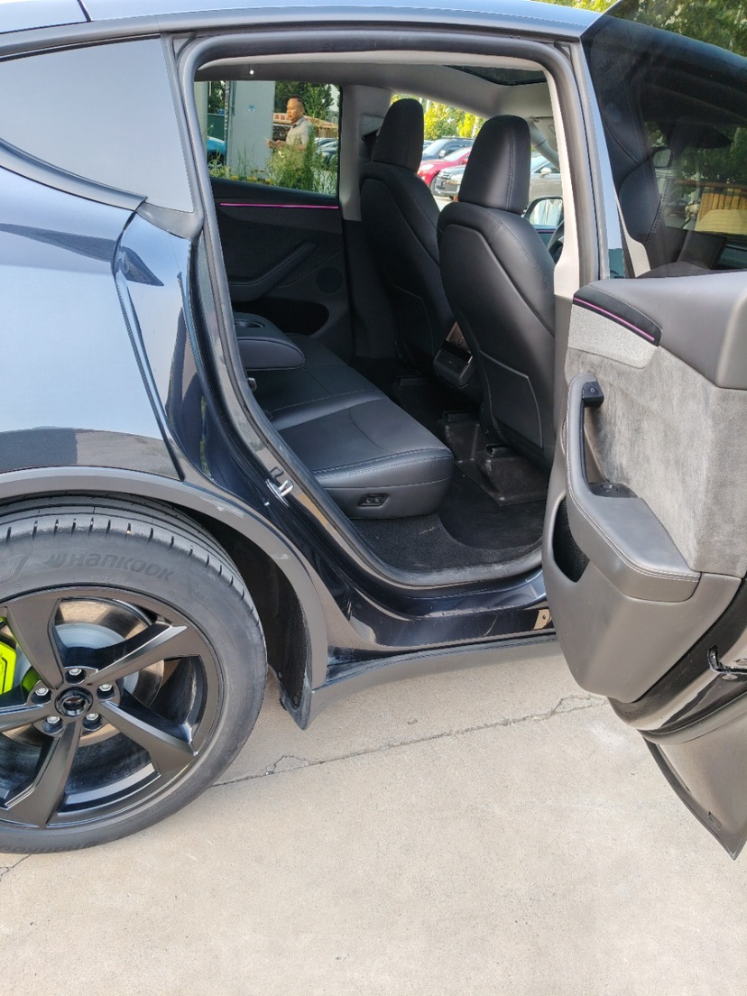 Tesla Model Y 2025 #7 Tesla Model Y 2025 car image #7