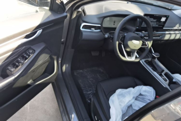 GEELY Emgrand 2026 car image #16