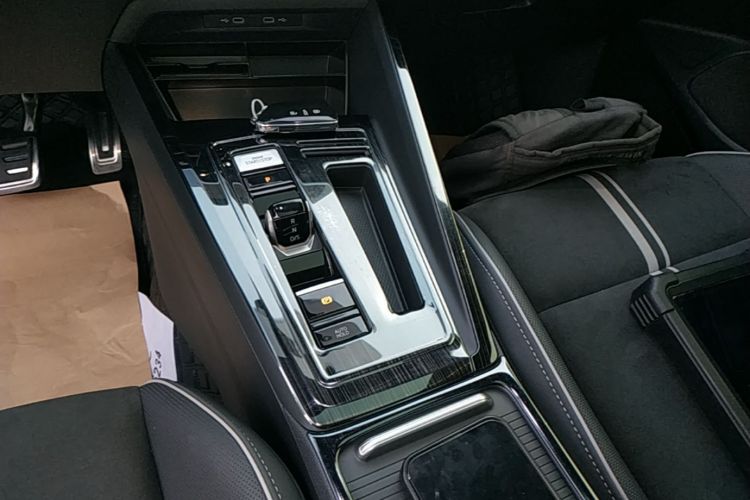 Volkswagen Golf 2022 car image #14