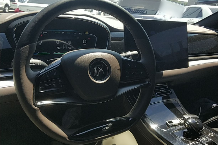 BYD Han 2023 car image #10