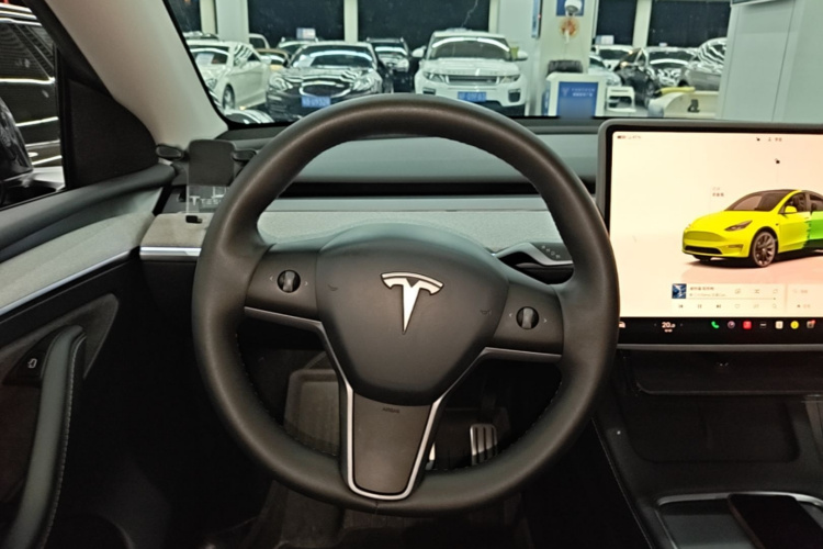 Tesla Model Y 2024 #11 Tesla Model Y 2024 car image #11