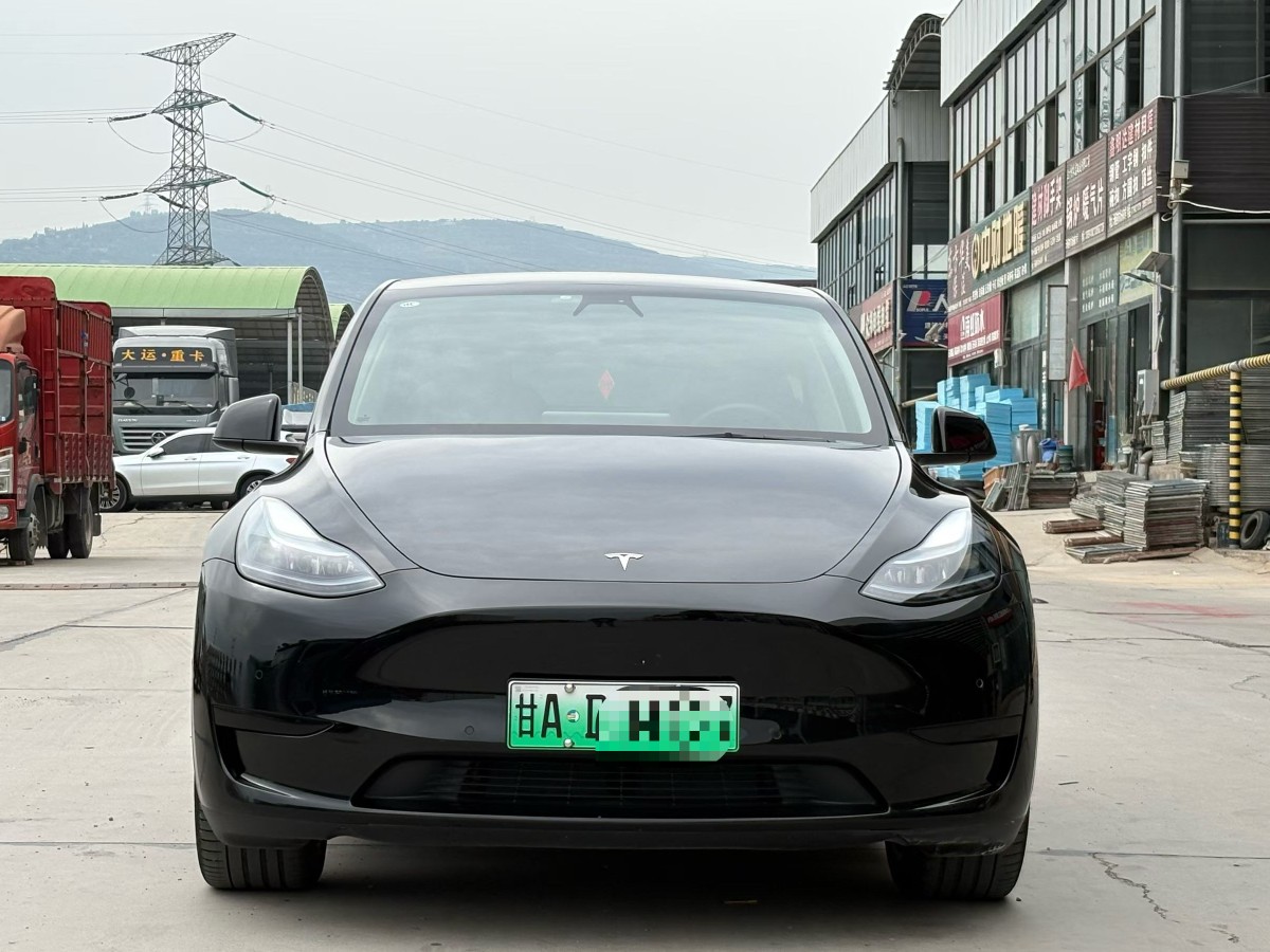 Tesla Model Y 2023 #3 Tesla Model Y 2023 car image #3