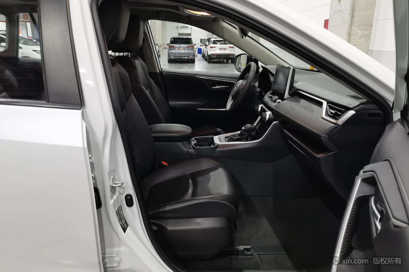 Toyota RAV4 2021 car image #24