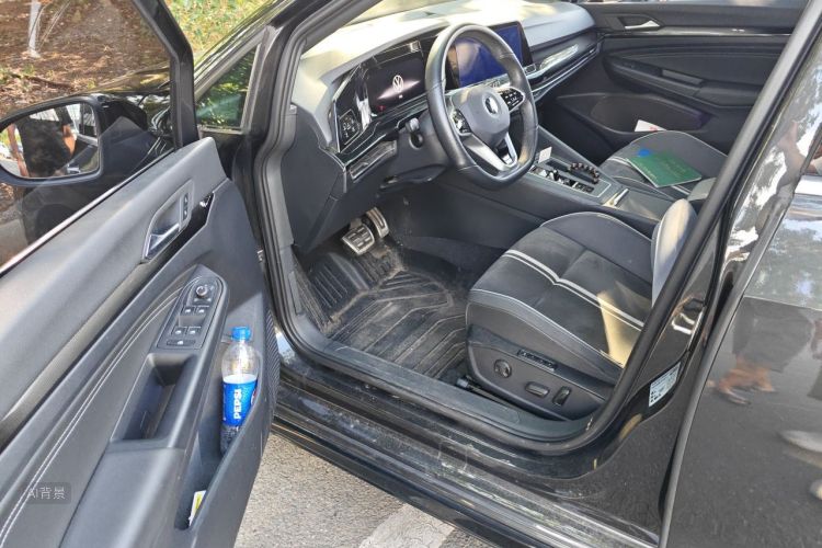 Volkswagen Golf 2022 car image #18