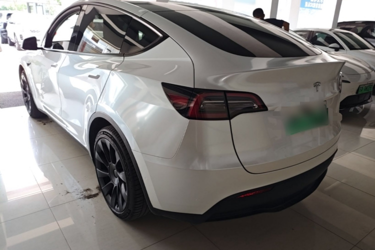 Tesla Model Y 2022 car image #7