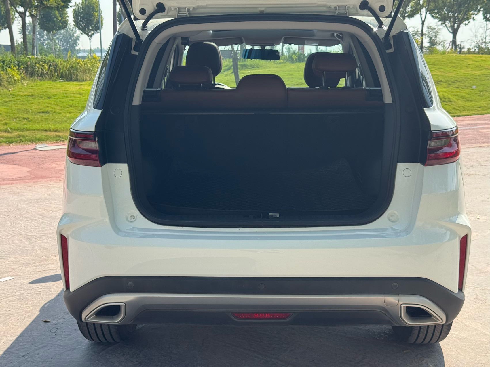 GEELY Vision X6 2023 car image #11
