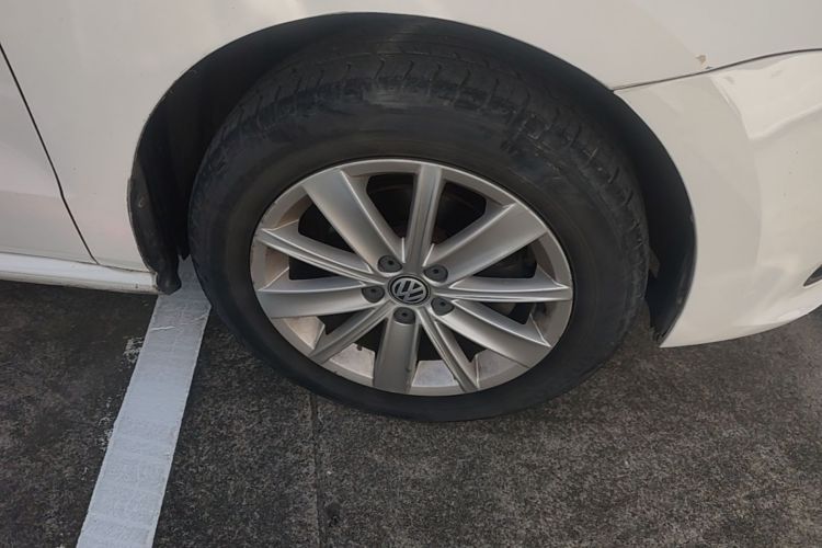 Volkswagen Polo 2016 car image #9