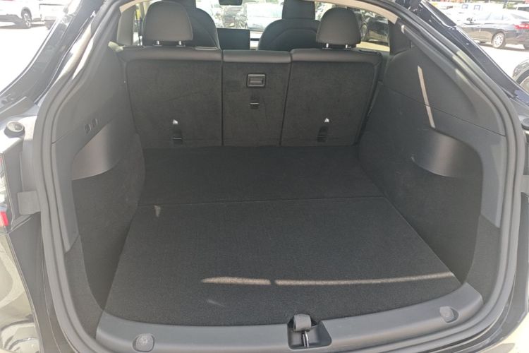 Tesla Model Y 2023 #19 Tesla Model Y 2023 immagine di auto #19