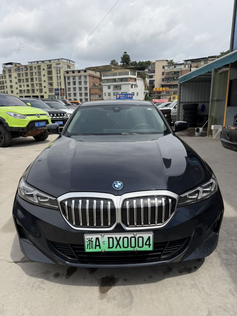 BMW i3 2024 car image #3