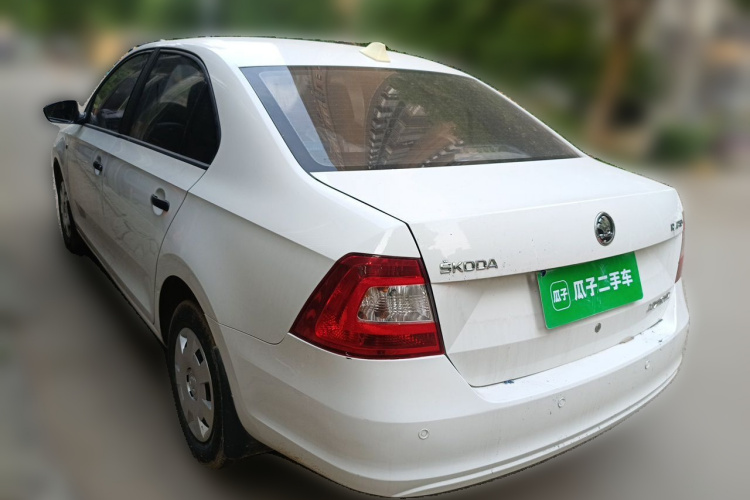Skoda Rapid 2017 #5 Skoda Rapid 2017 car image #5