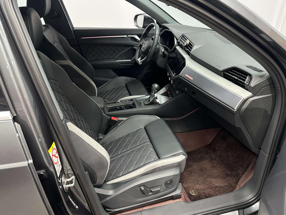 Audi Q3 2025 immagine di auto #7