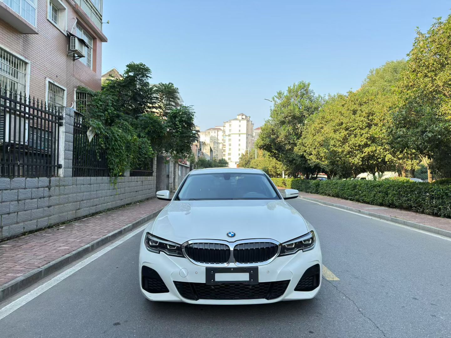 BMW 3 Series 2022 immagine di auto #2