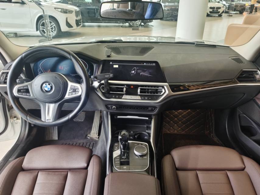 BMW 3 Series 2021 immagine di auto #6