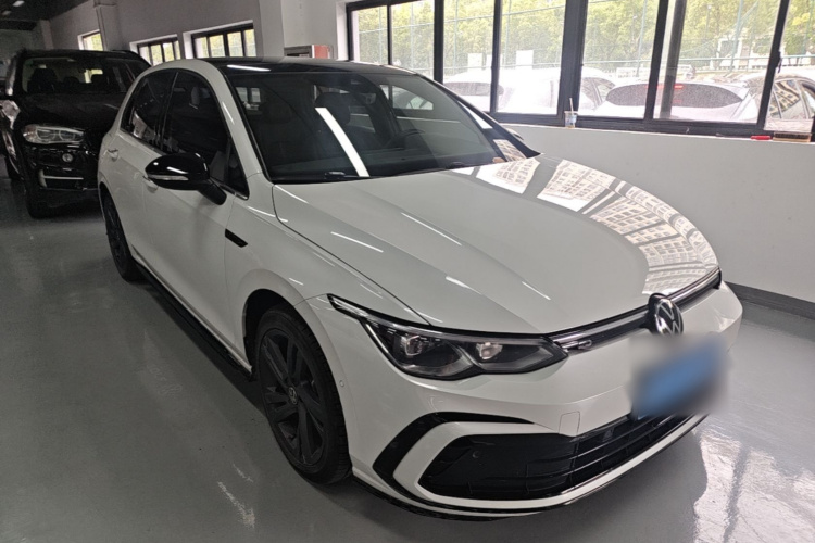 Volkswagen Golf 2022 car image #4