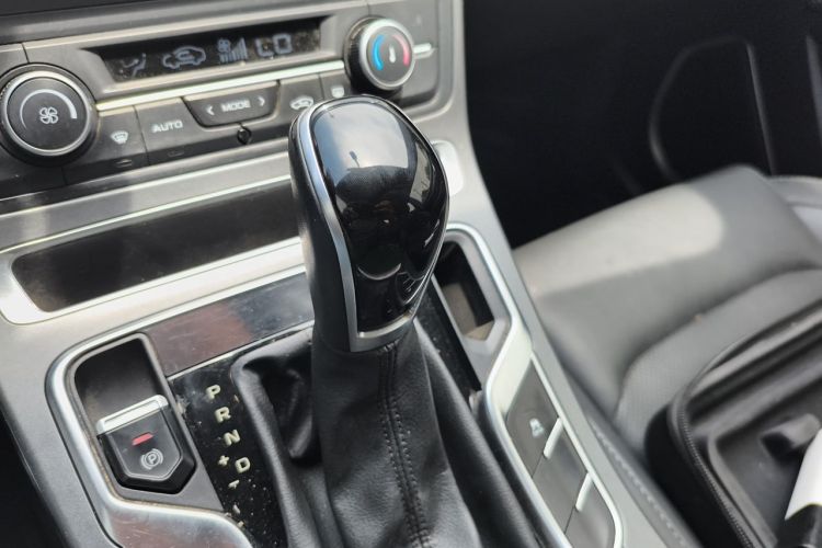 GEELY Emgrand 2020 #18 GEELY Emgrand 2020 car image #18