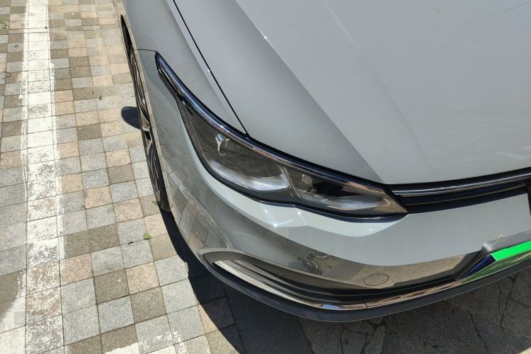Volkswagen Golf 2022 car image #8