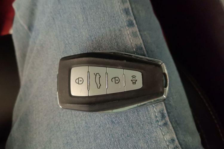 GEELY Vision X6 2020 immagine di auto #9