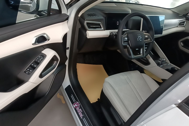 BYD YuanUP 2024 #16 BYD YuanUP 2024 car image #16