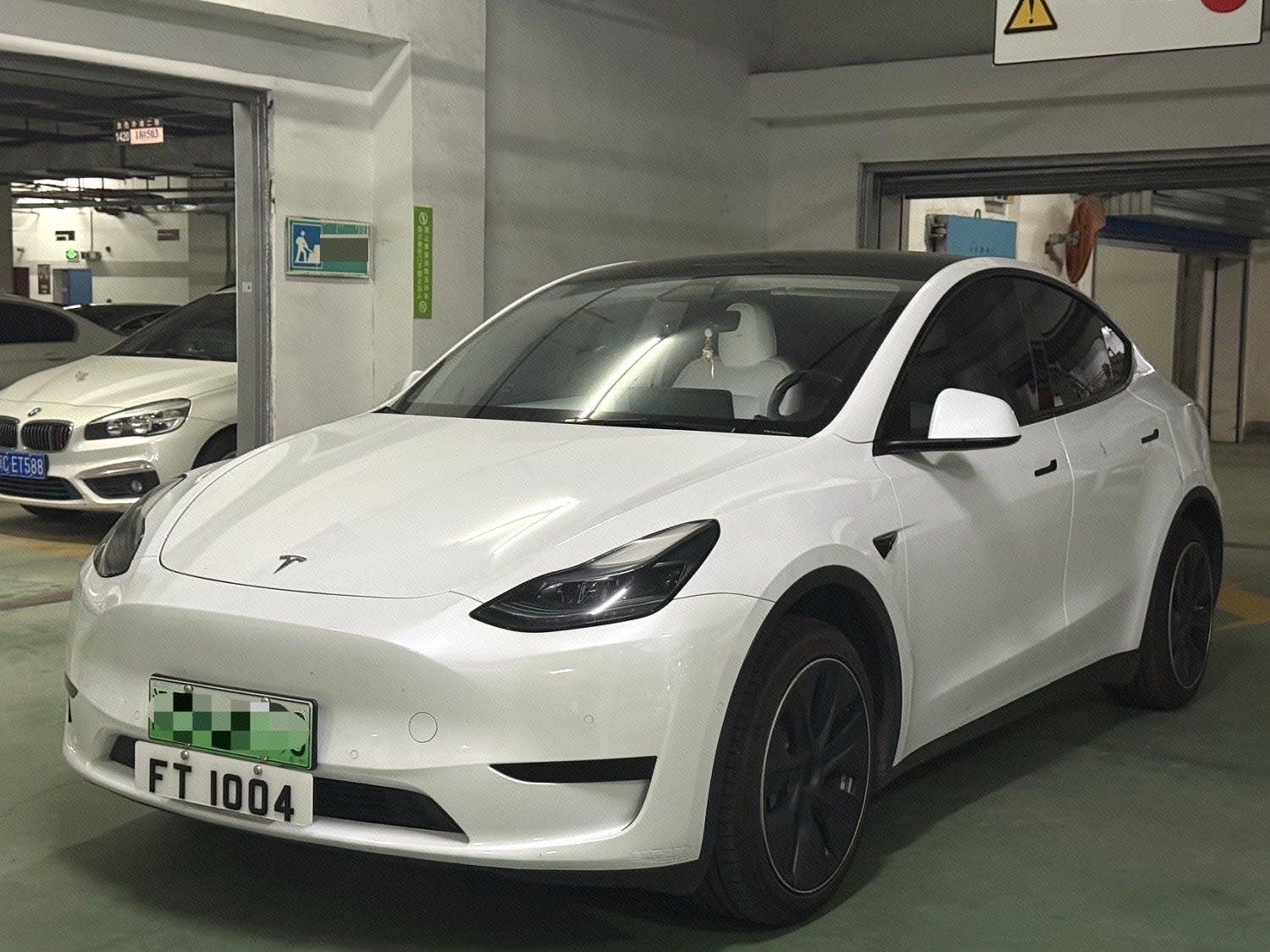 Tesla Model Y 2023 Tesla Model Y 2023 car image