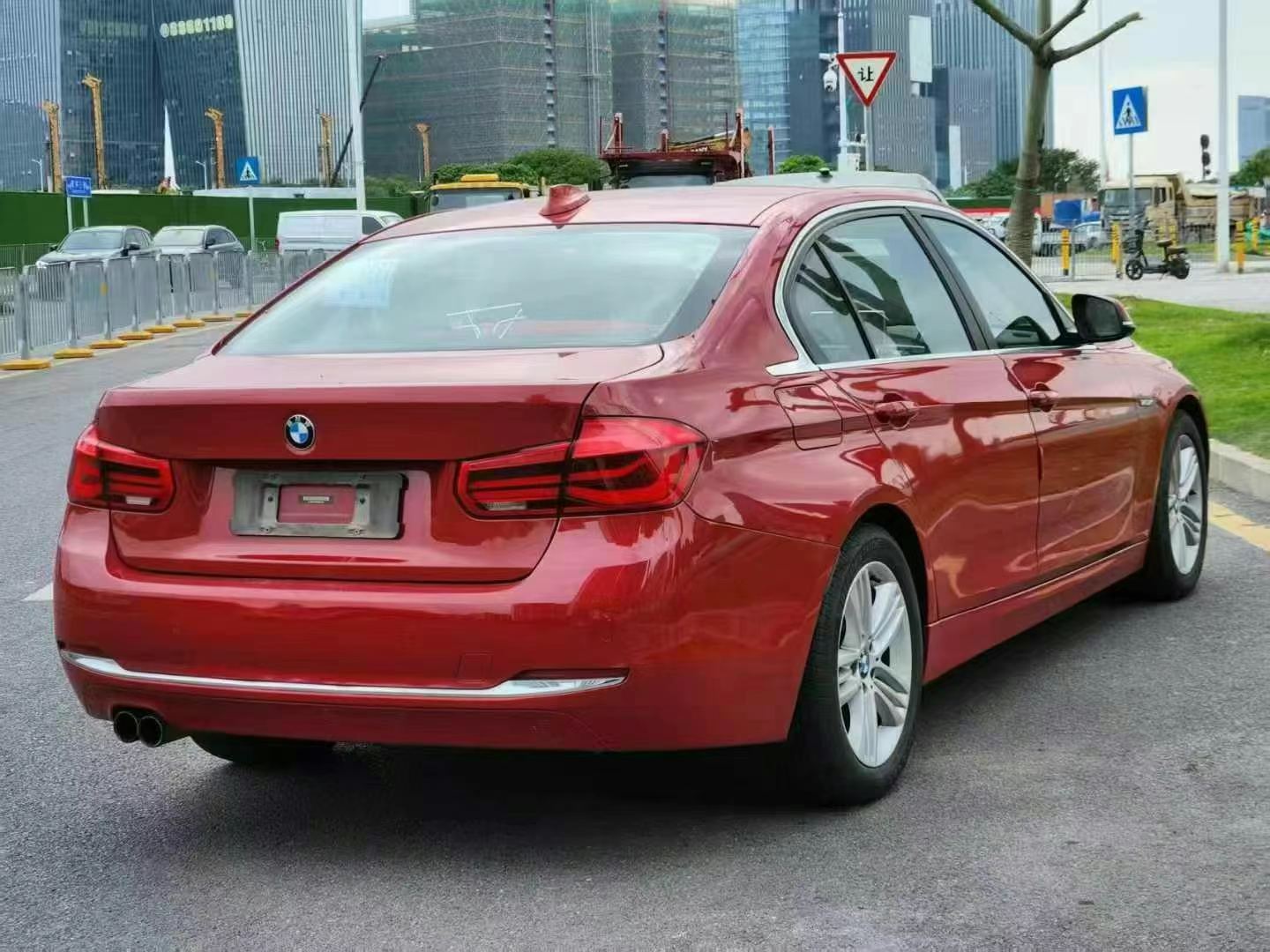 BMW 3 Series 2017 #5 BMW 3 Series 2017 car image #5