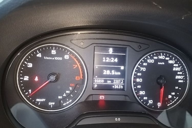 Audi A3 2016 immagine di auto #16