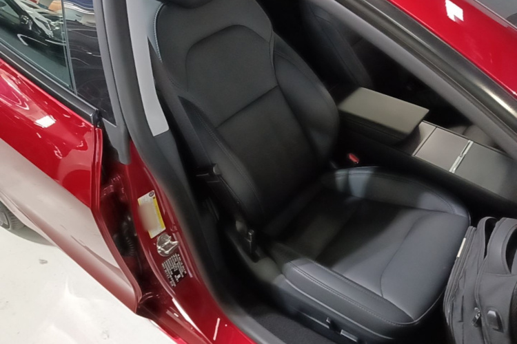 Tesla Model 3 2024 car image #24
