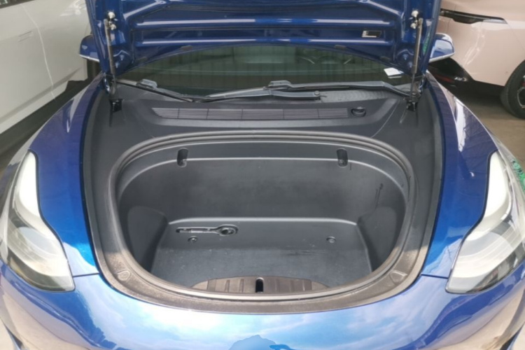 Tesla Model 3 2020 car image #20