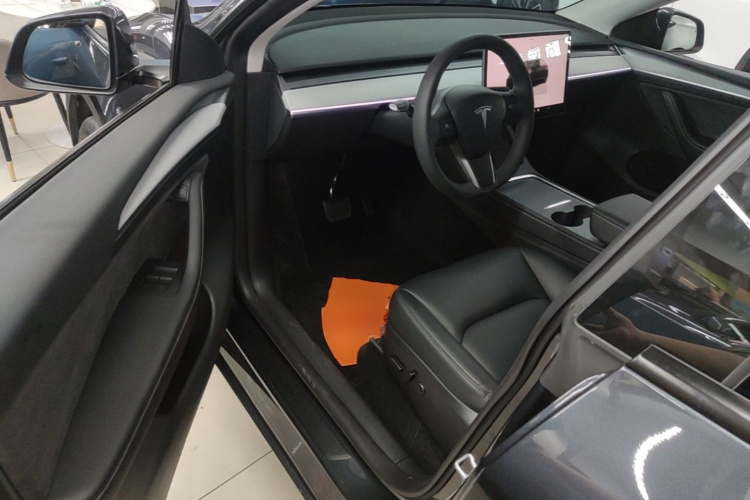 Tesla Model Y 2024 #16 Tesla Model Y 2024 car image #16