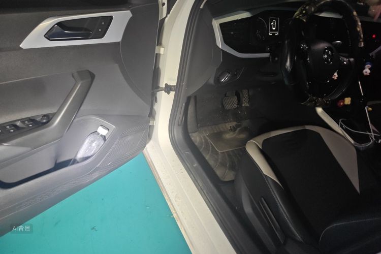 Volkswagen Polo 2021 car image #18