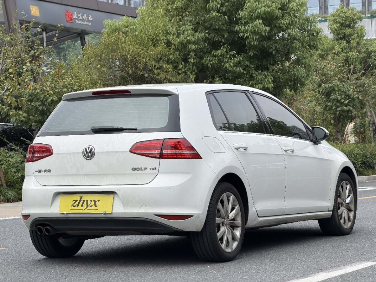 Volkswagen Golf 2014 car image #5