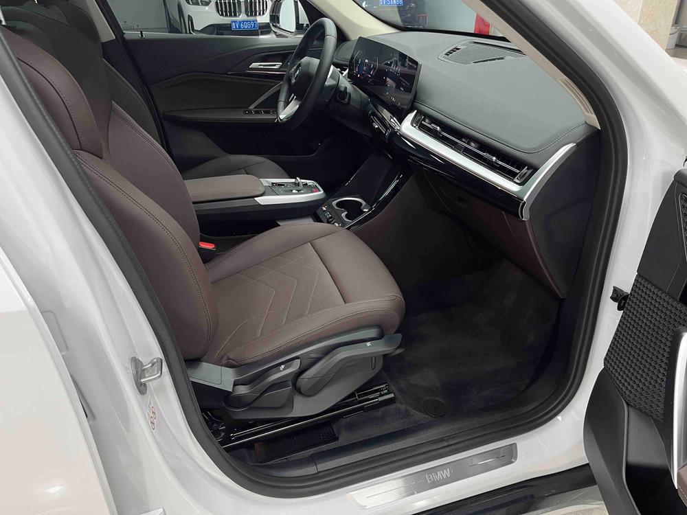 BMW X1 2023 car image #14