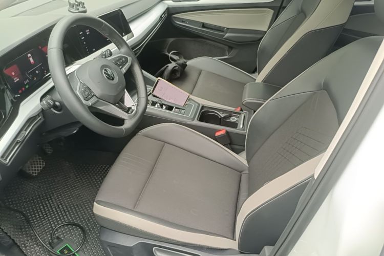 Volkswagen Golf 2024 car image #15
