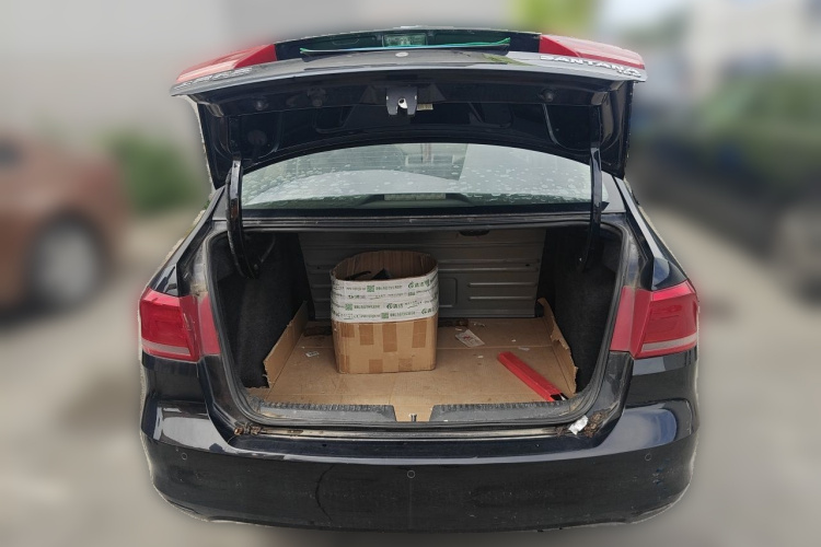 Volkswagen Santana 2015 car image #17