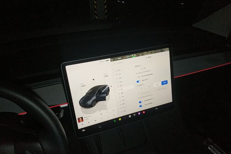 Tesla Model Y 2024 #13 Tesla Model Y 2024 car image #13