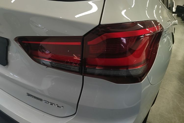 BMW X1 2019 image de voiture #8
