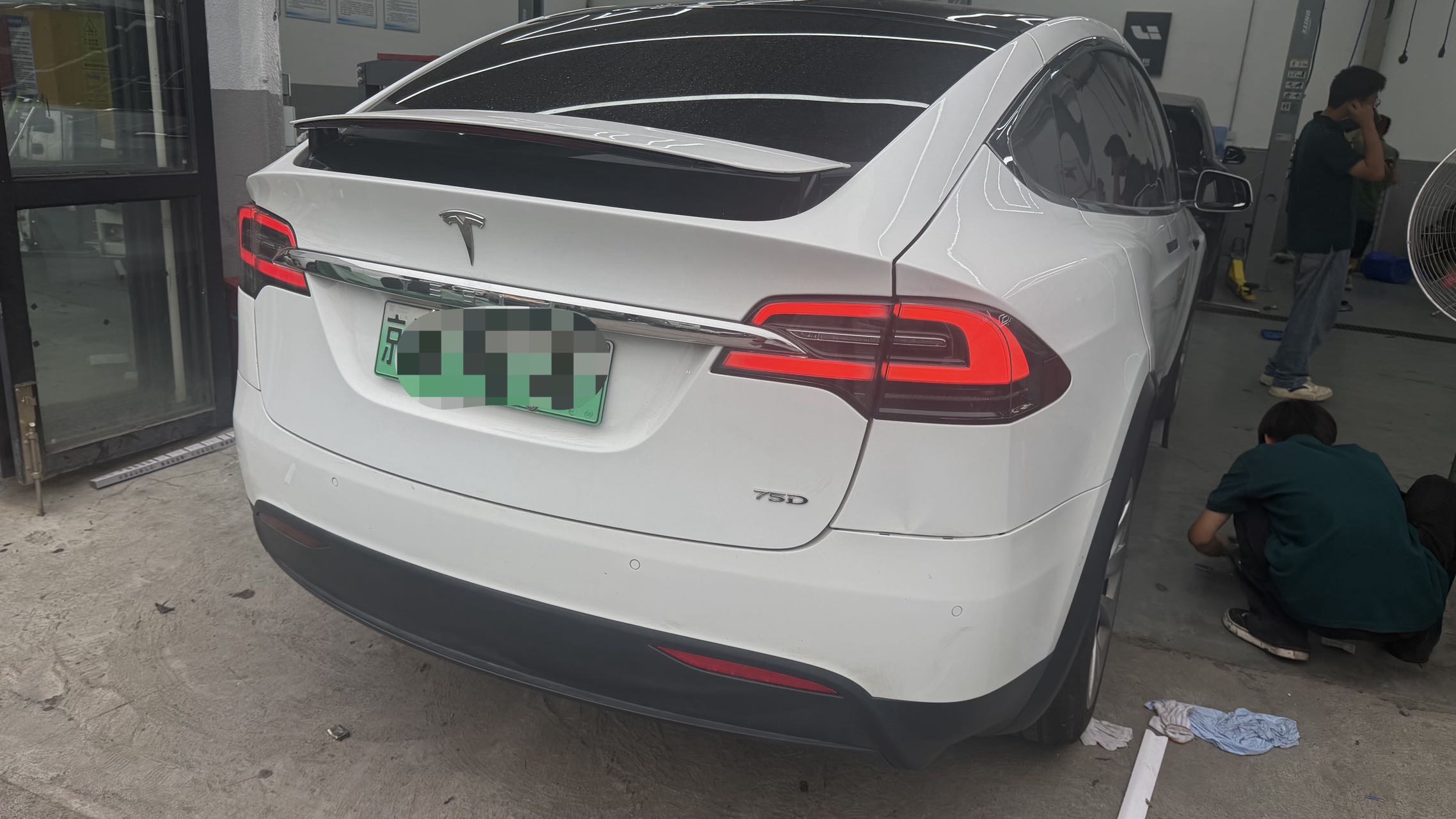 Tesla Model X 2017 #2 Tesla Model X 2017 car image #2