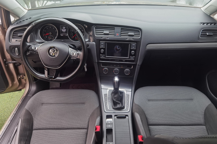 Volkswagen Golf 2018 car image #10