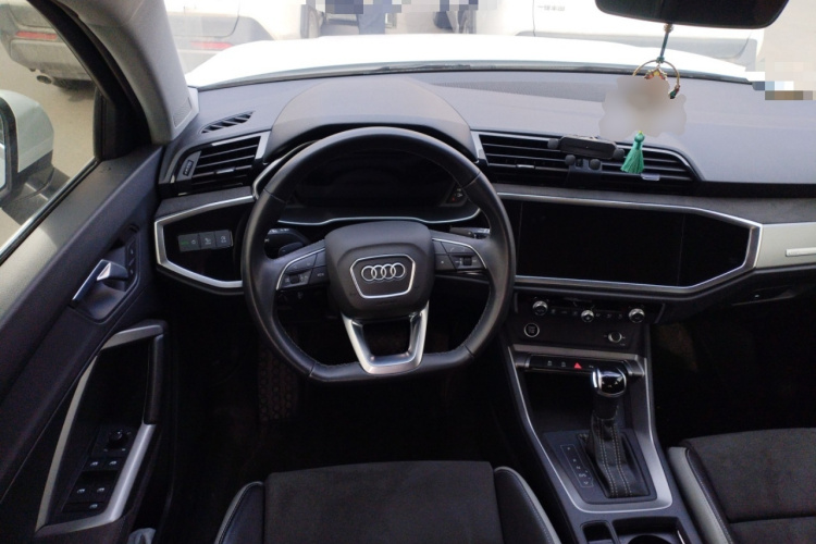 Audi Q3 2023 #15 Audi Q3 2023 car image #15
