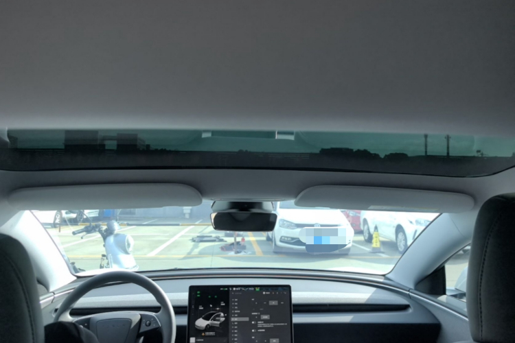Tesla Model 3 2024 car image #23