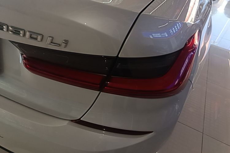 BMW 3 Series 2021 #8 BMW 3 Series 2021 car image #8